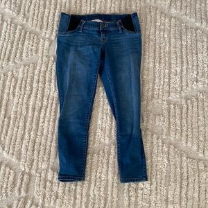 Skinny crop maternity jeans